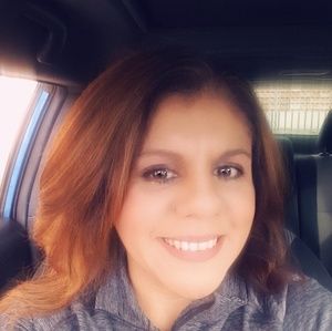 Meet your Posher, Adelina